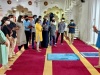 Chief-Mosque-Tour-Guide-Sheikh-Muneer-Mulaffer-explsains-about-the-Islamic-concept-of-Worship-to-One-God-and-One-God-Alone.