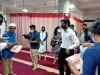 Distribution-of-beautiful-Arabic-calligraphy-of-visitors-names-by-President-CIS-Ilyas-Haniffa