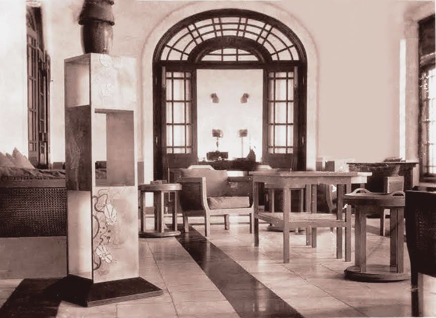 Marble Lounge (facing sea)