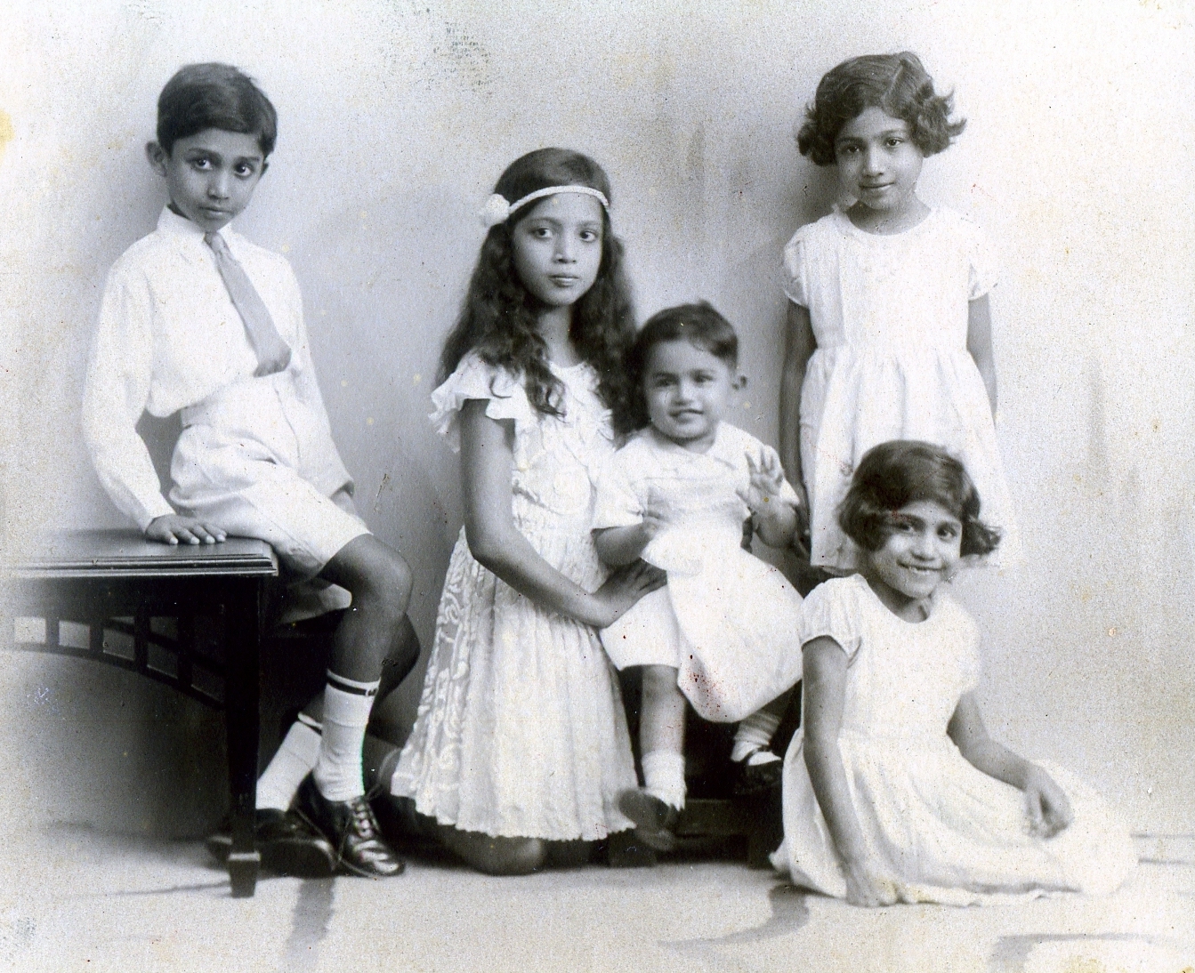 Hussein’s and Ayesha’s children Mahdi, Budrey, Ali, Mumtaz and Alavi 